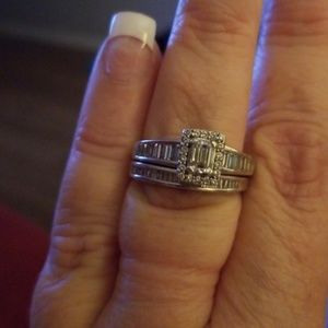 14kt. White gold wedding set.  Appraised it 4000